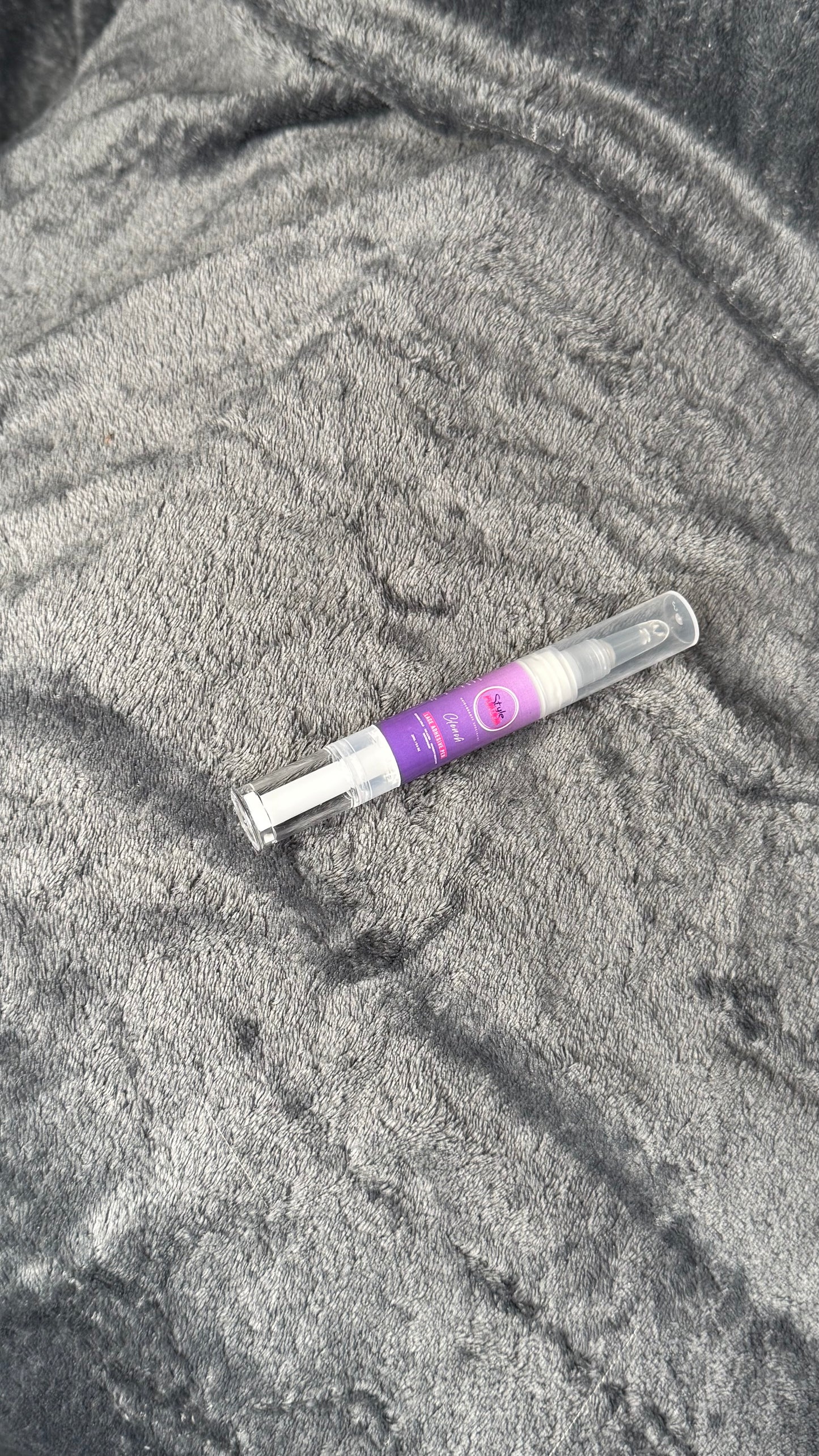 ‘Clench’ Lace Wig Adhesive- Glue Pen 20ml
